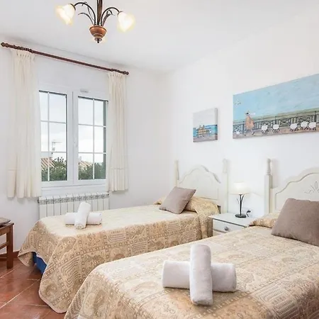 Binibequer Vell Sleeps 8 Pool Air Con Wifi Villa